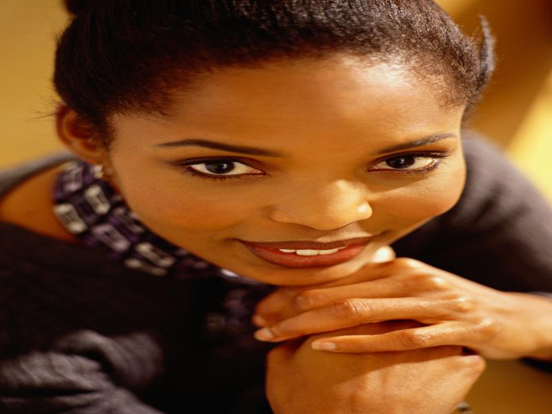 <abbr title=Translation missing (en)></picture>Miley Cyprus with her new face</abbr>